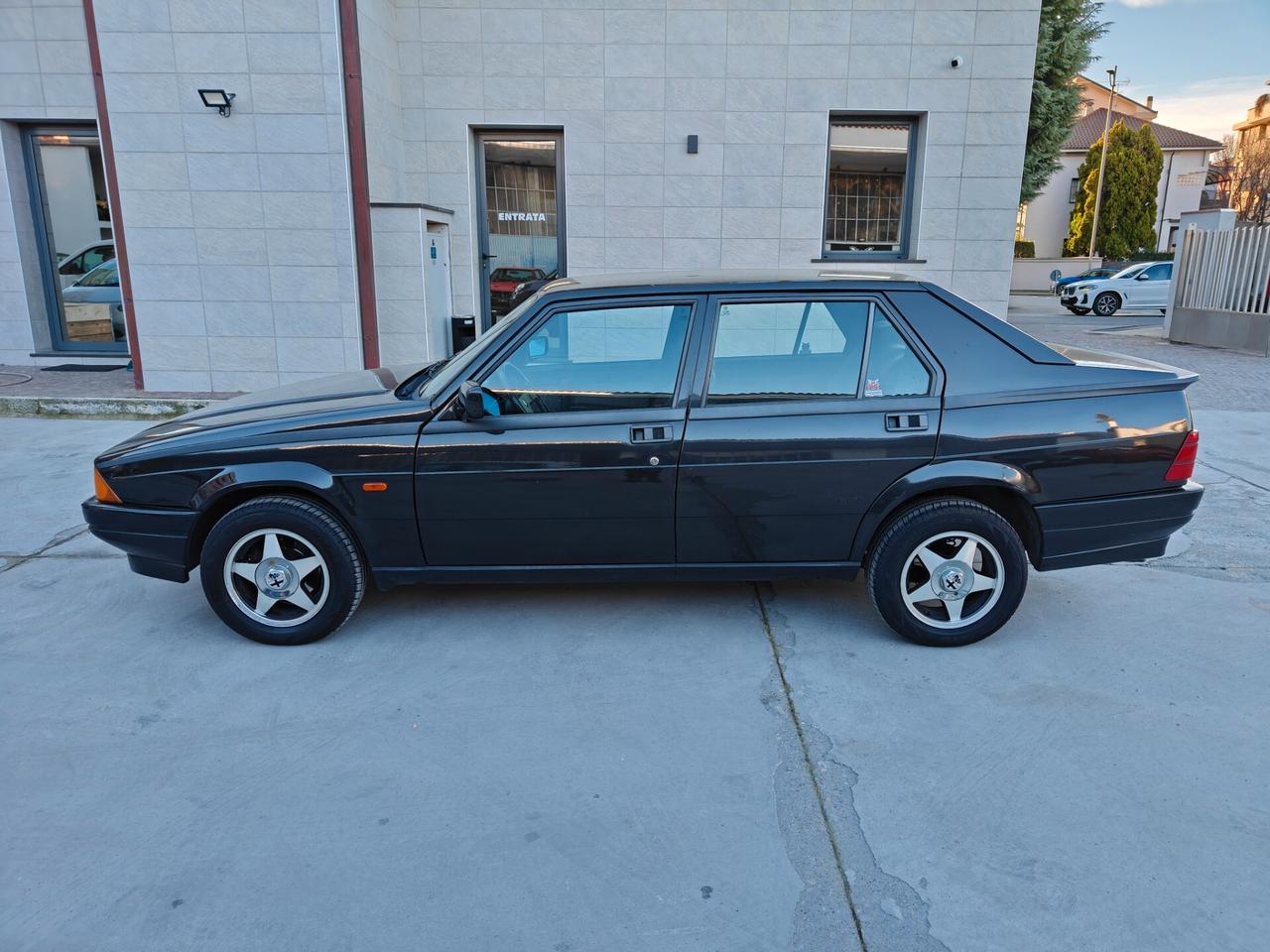 Alfa Romeo 75 motore nuovo