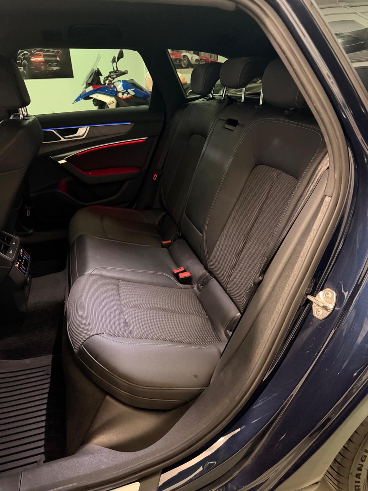 Audi A6 Avant 40 2.0 TDI quattro ultra S tronic LINE Design