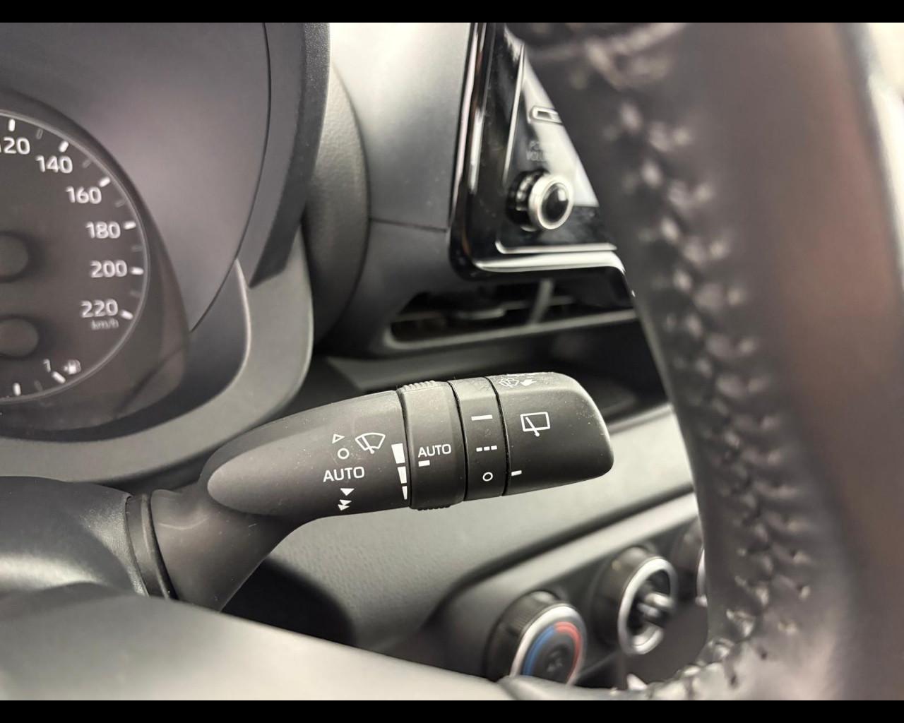 TOYOTA Yaris 1.0 Active
