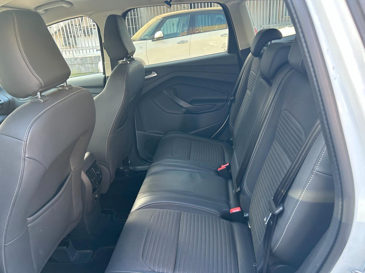 Ford Kuga 1.5 TDCI 120 CV S&S 2WD Powershift Edition