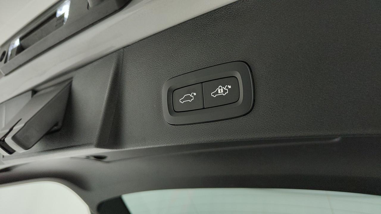 VOLVO XC40 2.0 b3 Core auto