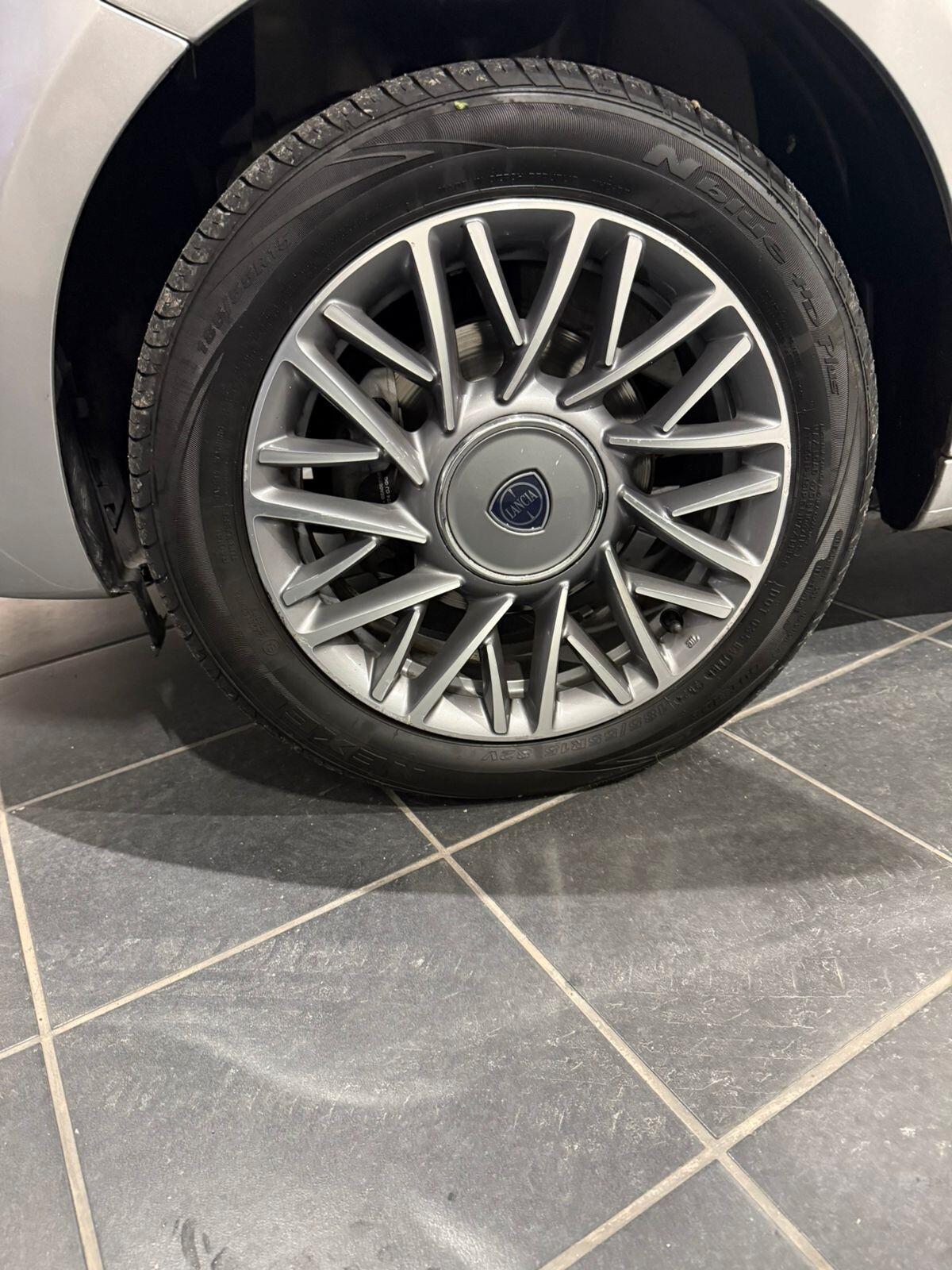 Lancia Ypsilon GPL - NEOPATENTATI