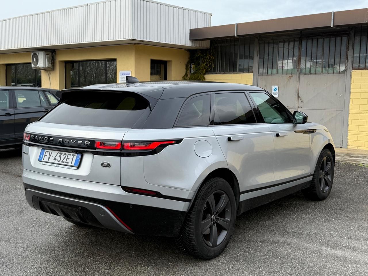 Land Rover Range Rover Velar Range Rover Velar 2.0D I4 180 CV R-Dynamic SE