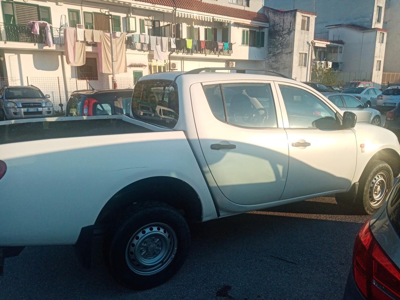 Mitsubishi Seleziona Pick up L 200 4x4 N1 gancio traino cassone 4 posti 09