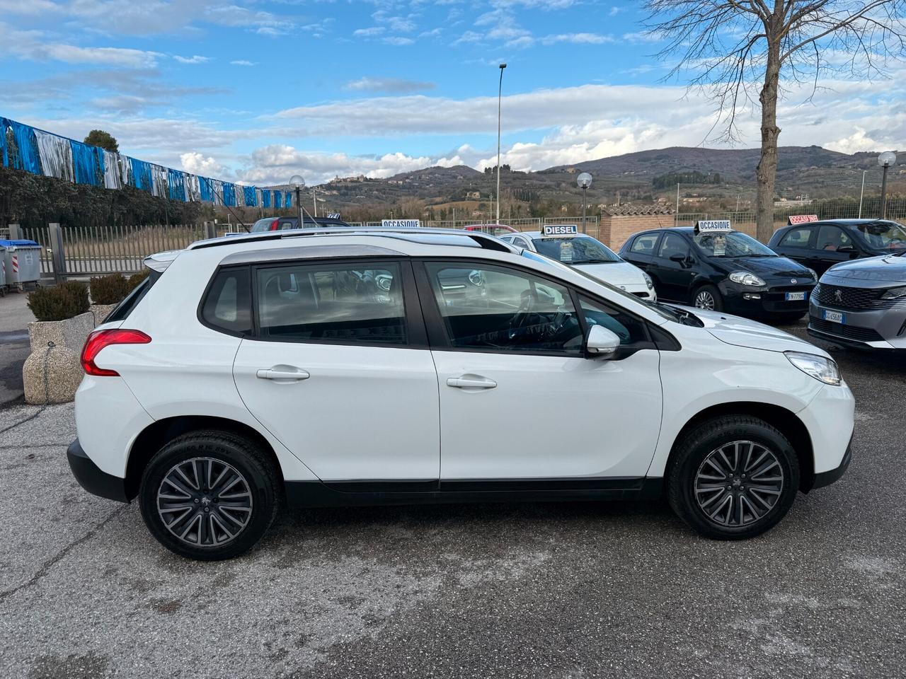 " POCHI KM " Peugeot 2008 PureTech 82 Active