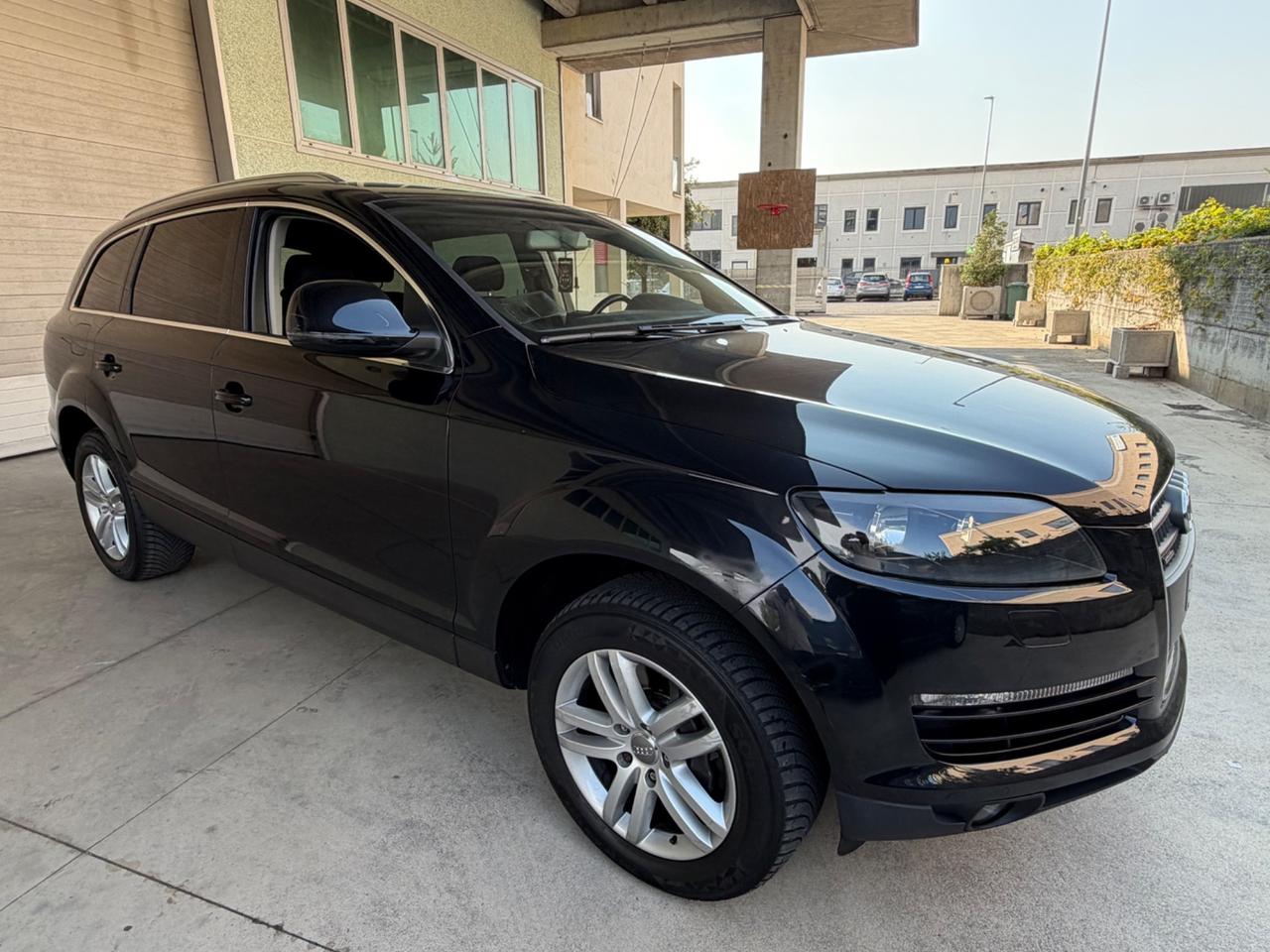 Audi Q7 3.0 V6 TDI 233CV quattro tiptronic