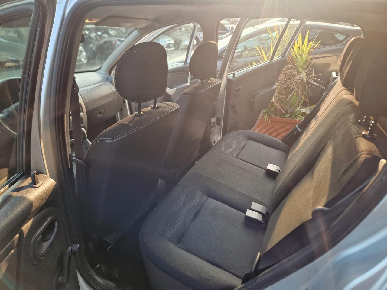 Dacia Sandero 1.2 16V Lauréate OK NEO PATENTATI