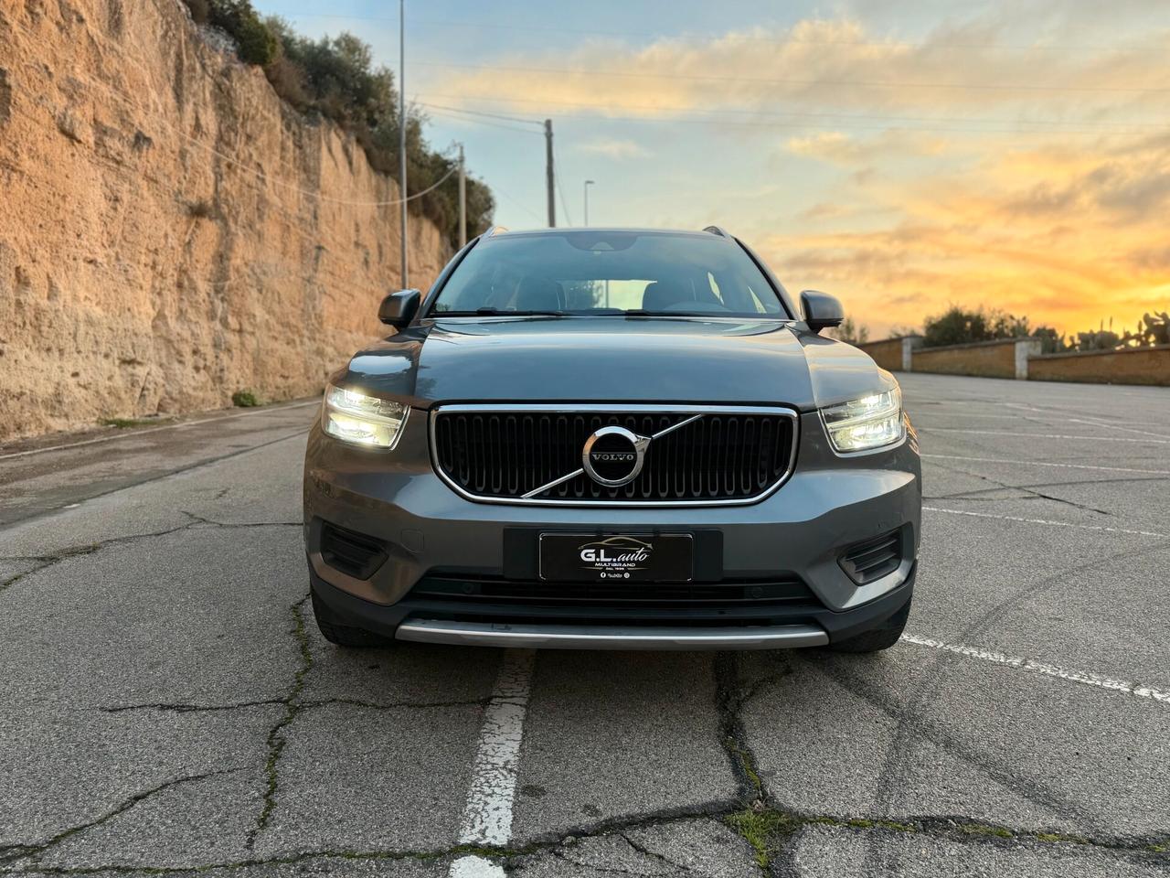 Volvo XC40 D4 AWD/2.0 150 CV/CERCHI 19"/TAGLIANDI VOLVO