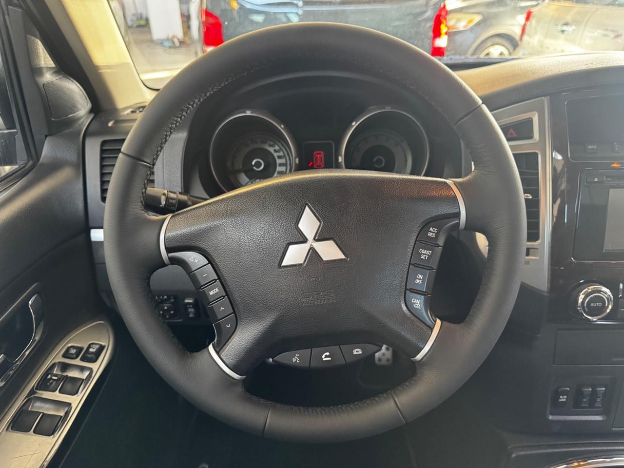 Mitsubishi Pajero 3.2 DI-D 16V 5p. Intense DPF