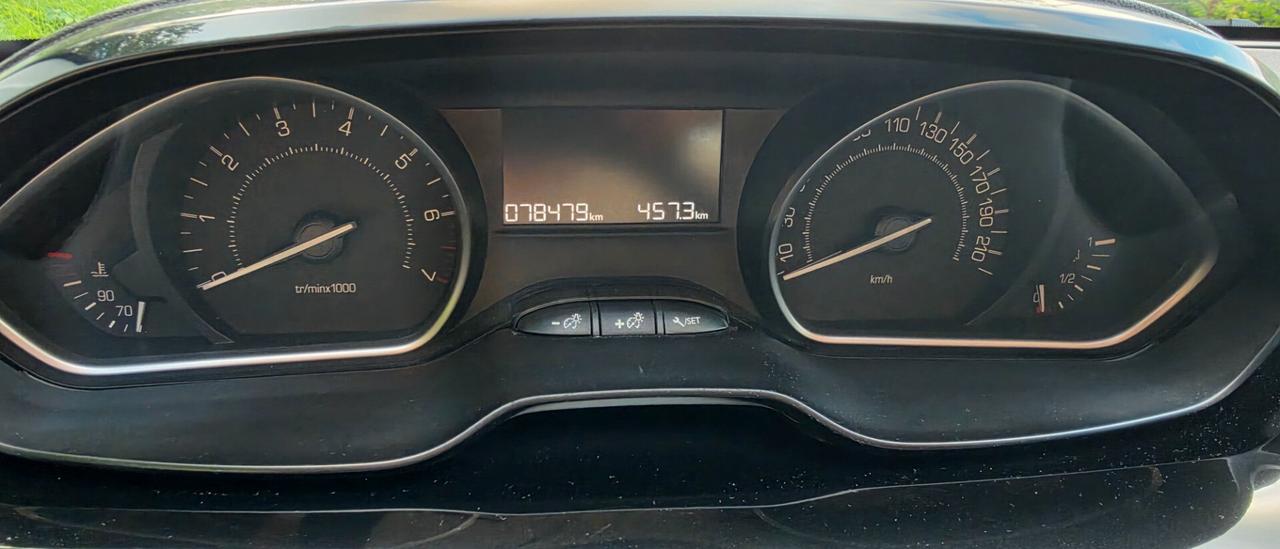 Peugeot 208 PureTech 82 5 porte Allure