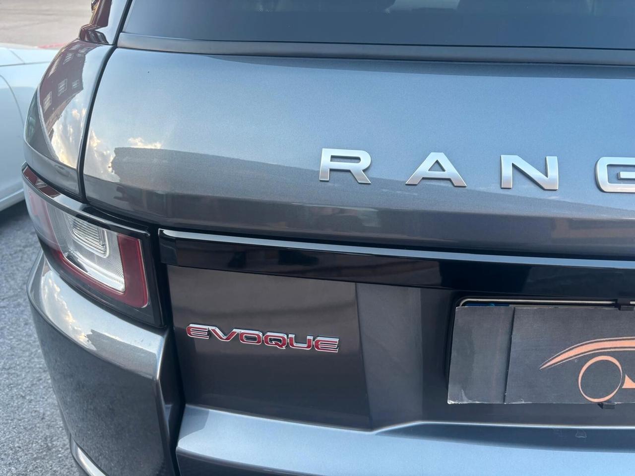 Range Rover Evoque 2.0 TD4 180 CV 5p. SE Dynamic