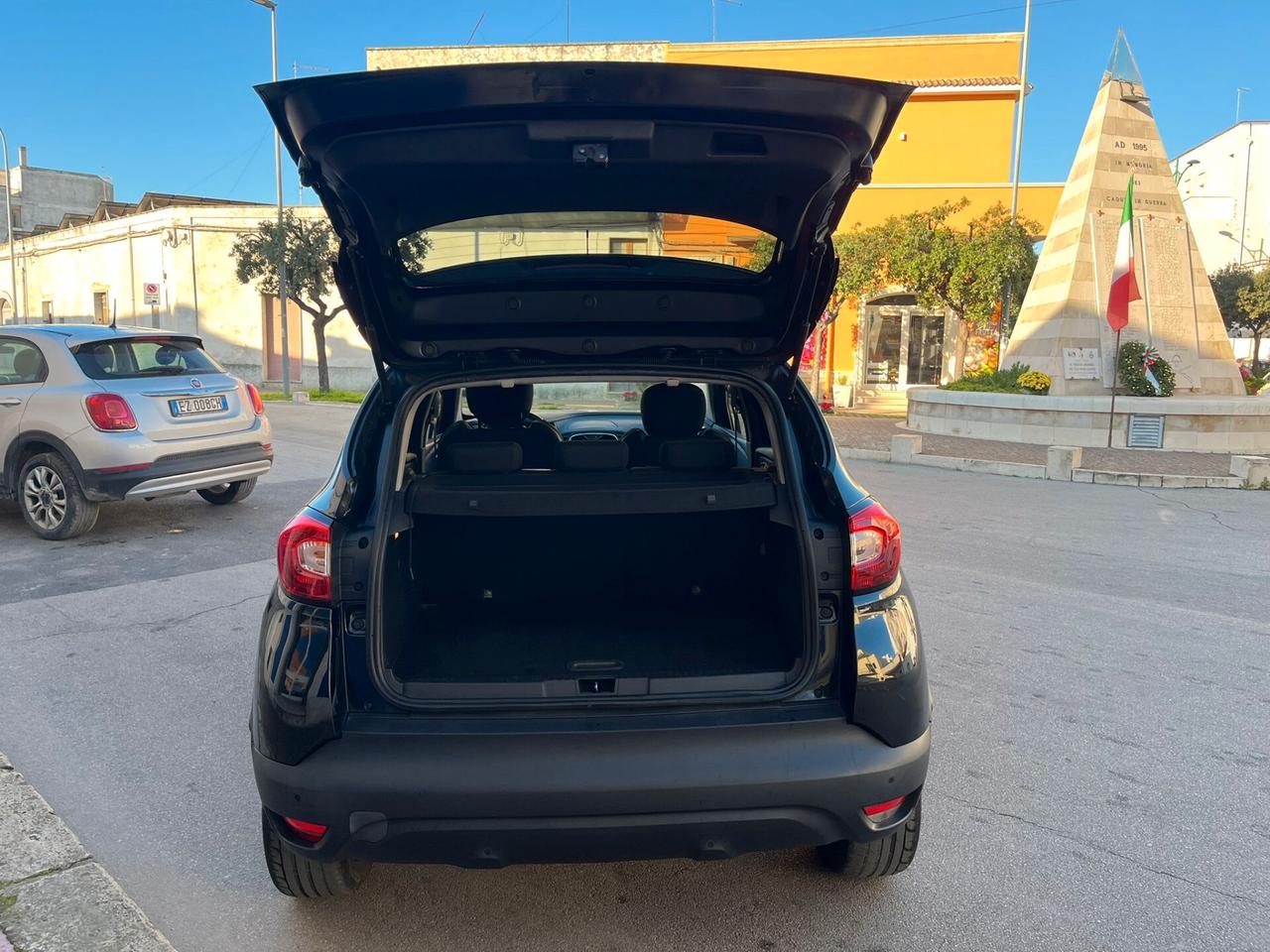 RENAULT CAPTUR 1.5 9OCV R-LINK TOP FULL NAVI RETROC DISTRIBUZ ESEGUITA