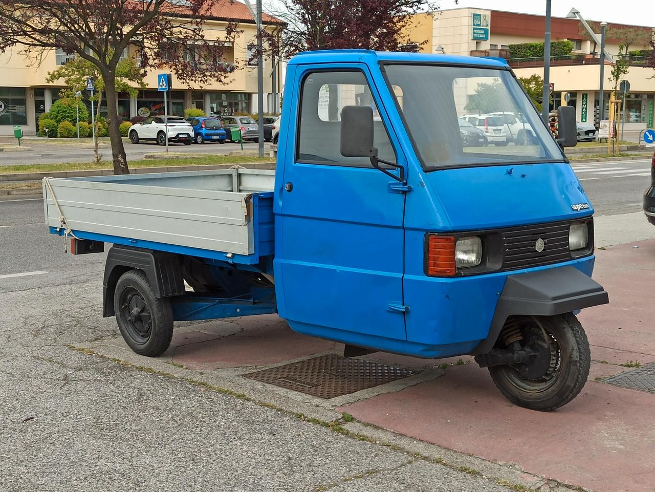 Piaggio Ape TM P703