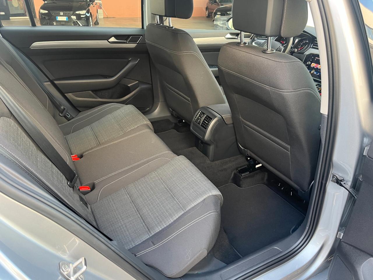 Volkswagen Passat Variant 2.0 TDI SCR EVO DSG Business 04/2021