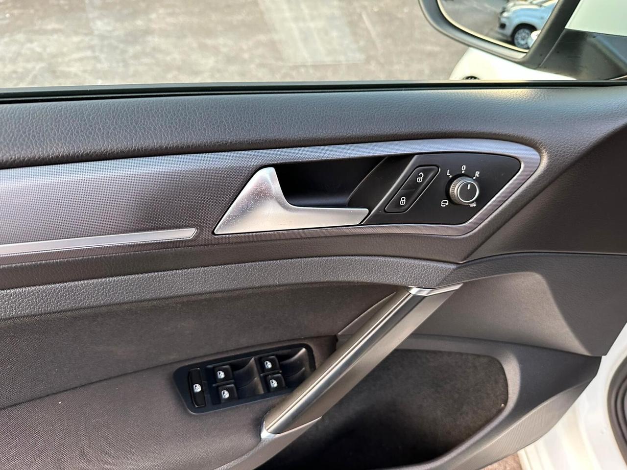 Volkswagen Golf 2.0 TDI 150 CV ALLESTIMENTO R-LINE