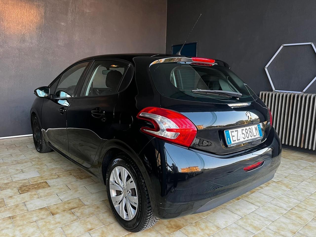 Peugeot 208 PureTech 82 5 porte Allure