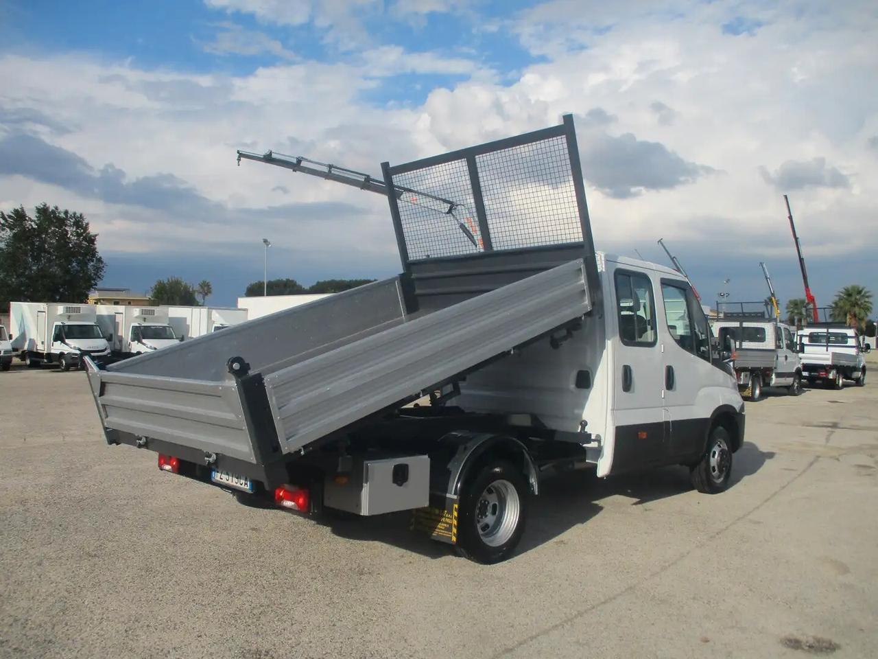 Iveco Daily 35C12 2.3 120CV E6 DOPPIA CABINA 7P RIBALTABILE TR