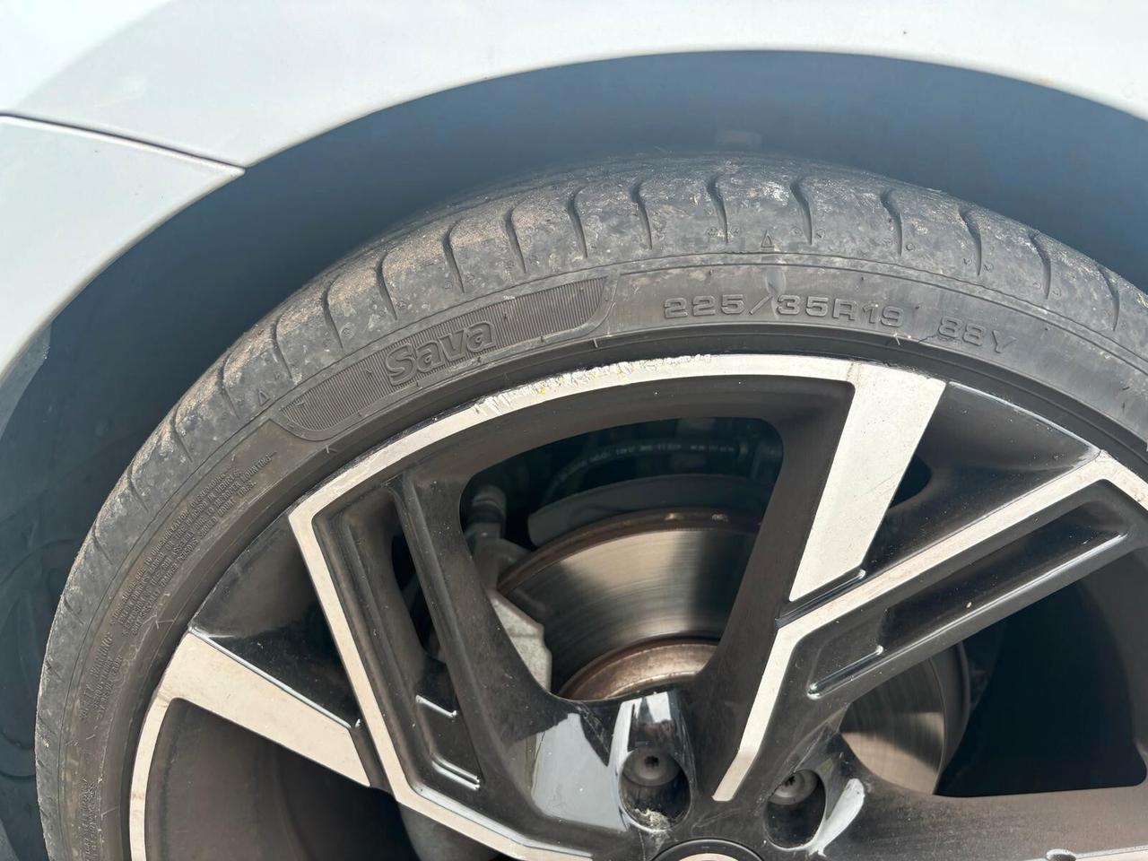 Volkswagen Golf 1.5 TSI 5p. R-line
