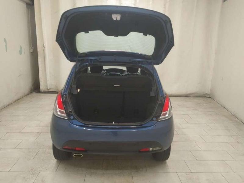 Lancia Ypsilon 1.0 firefly hybrid Gold s&s 70cv