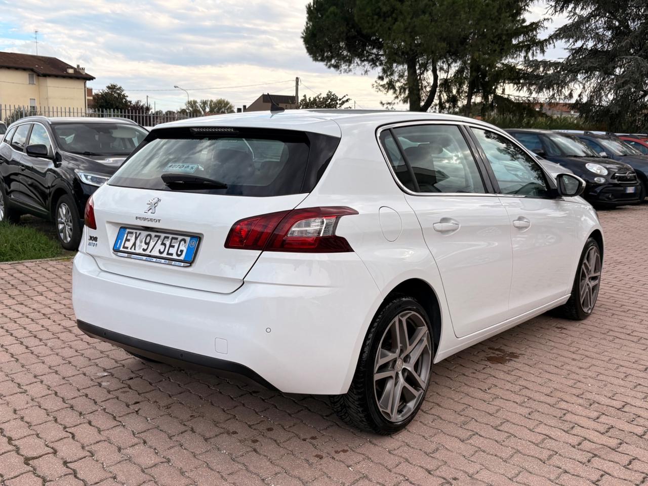 Peugeot 308 1.6 e-HDi 115 CV Stop&Start GT line