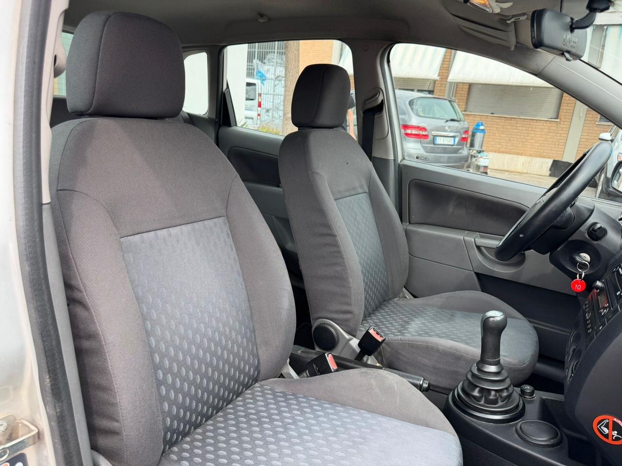 Ford Fiesta 1.4 16V 5p. Ghia