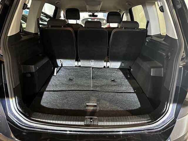 Volkswagen Touran 3ª serie 1.6 TDI DSG Business BlueMotion Technology