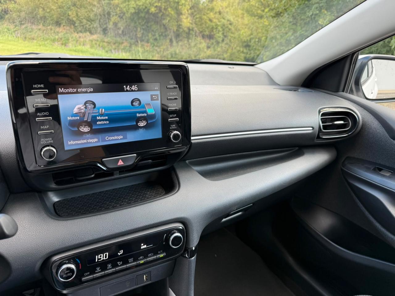 Toyota Yaris 1.5 Hybrid 5 porte Business