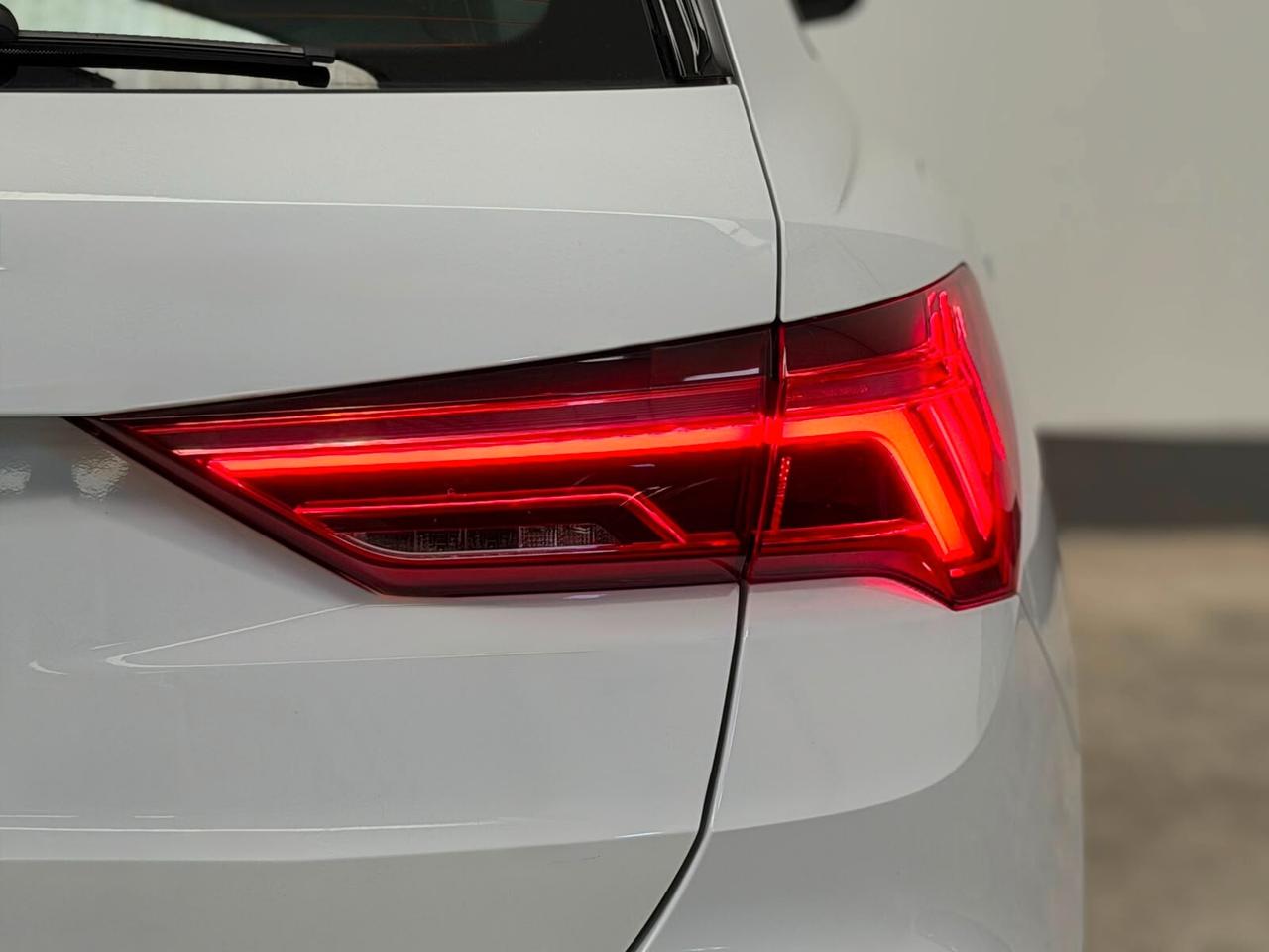 Audi Q3 45 TFSI e S tronic Business