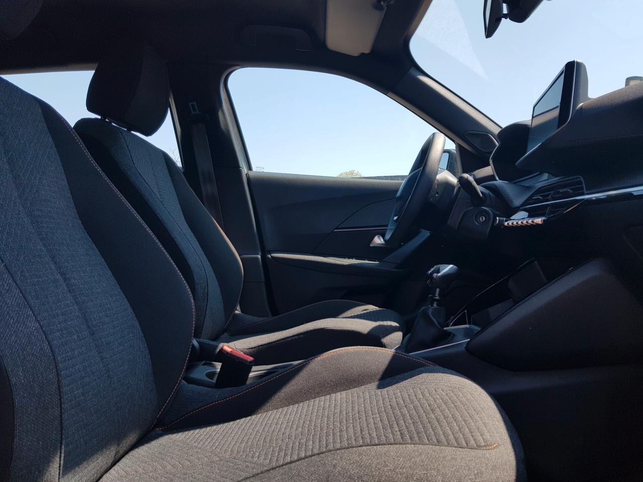 Peugeot 2008 2025 20.000 km – Come nuova