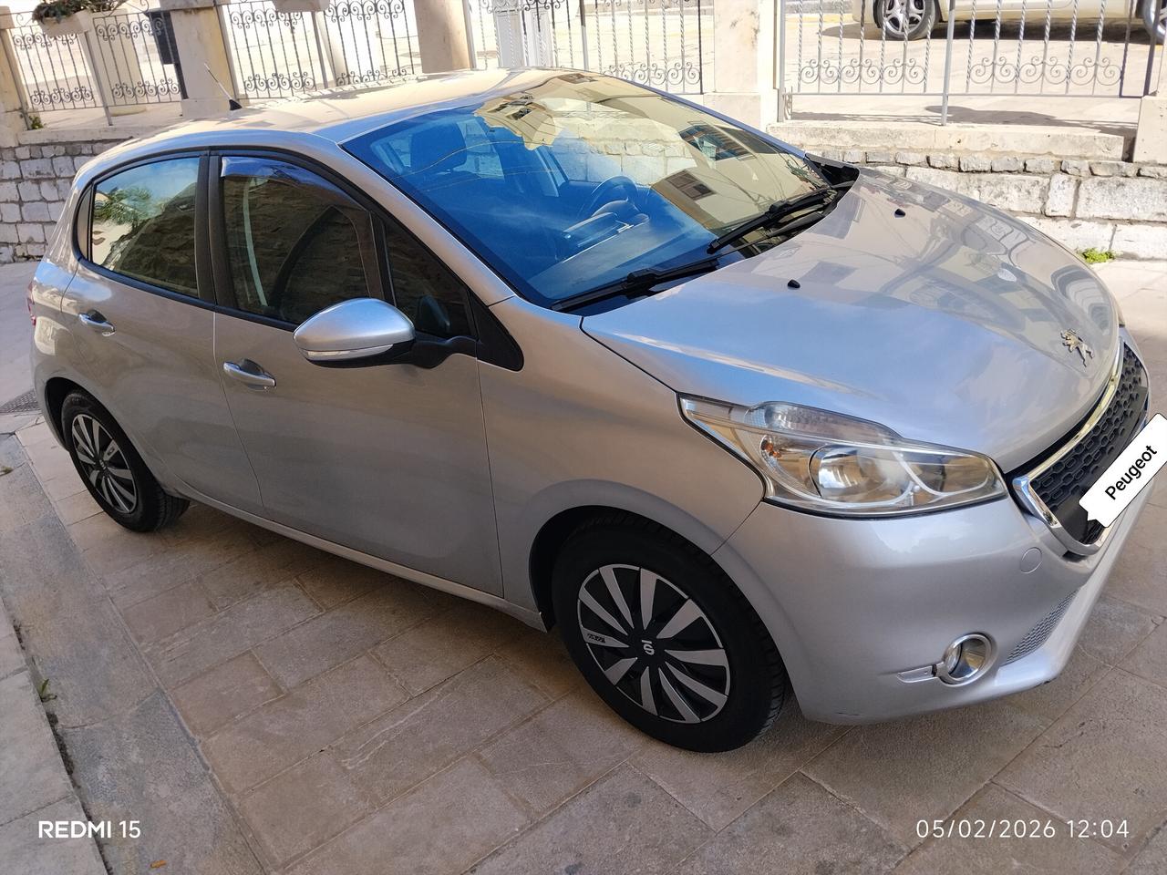 Peugeot 208 1.4 HDi 70 CV 5 porte Allure