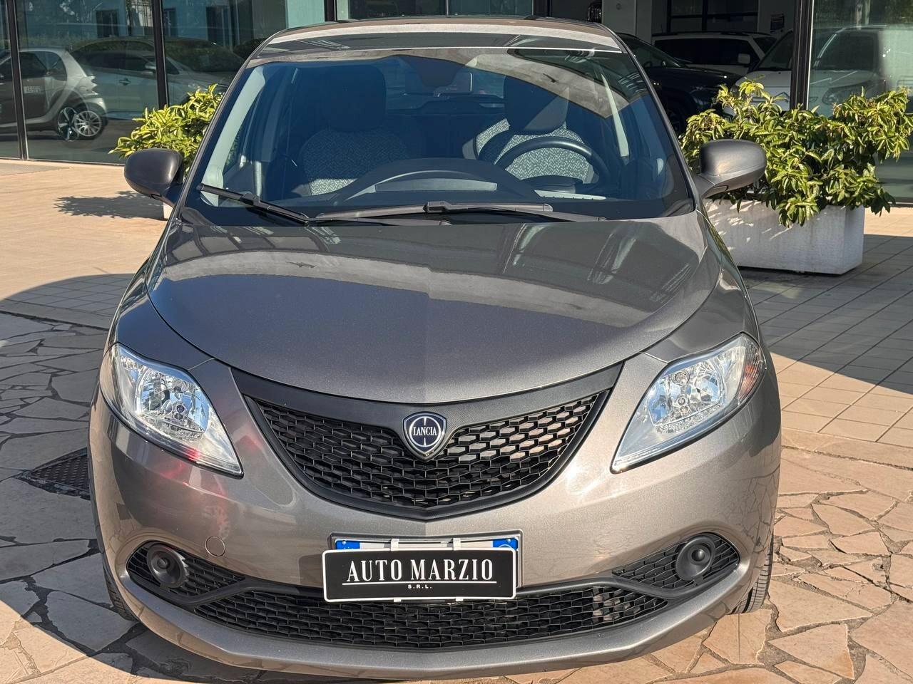 Lancia Ypsilon 1.0 FireFly 5 porte S&S Hybrid Ecochic Silver