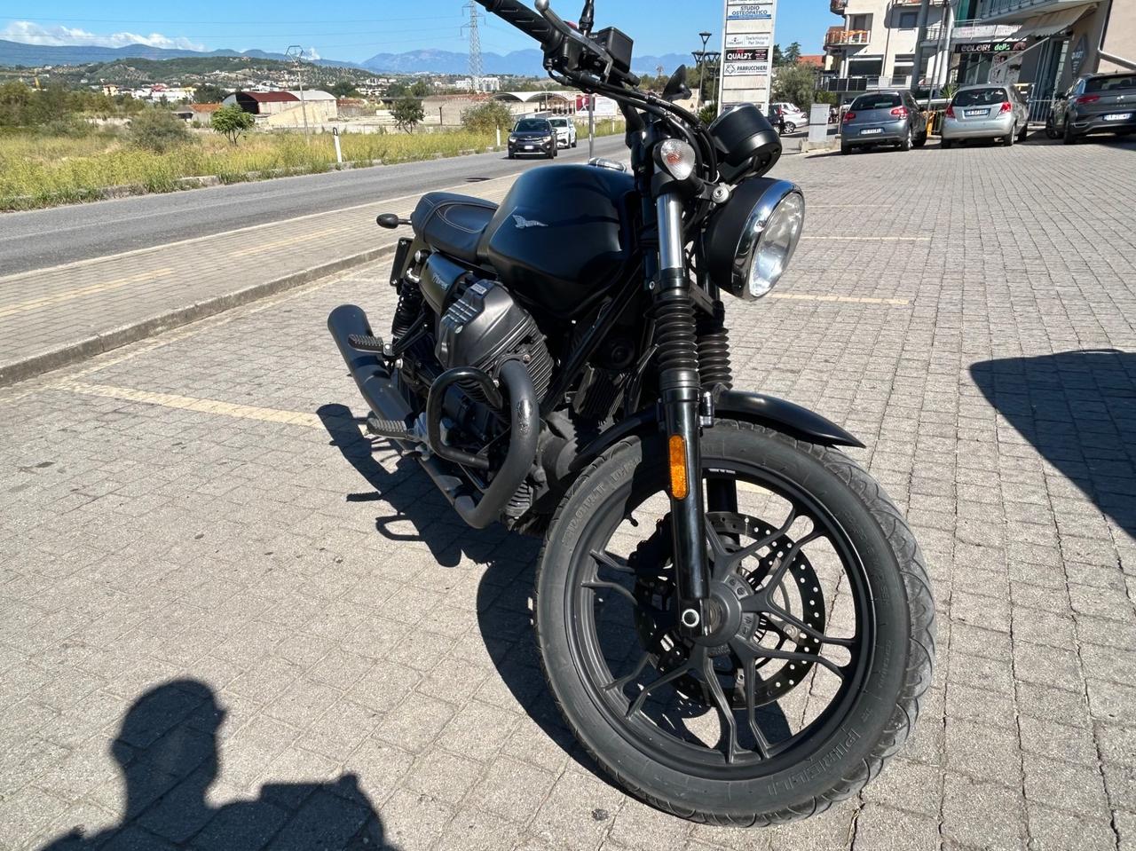 Moto Guzzi V7 III Stone ABS Night Dark 2019 km 7000
