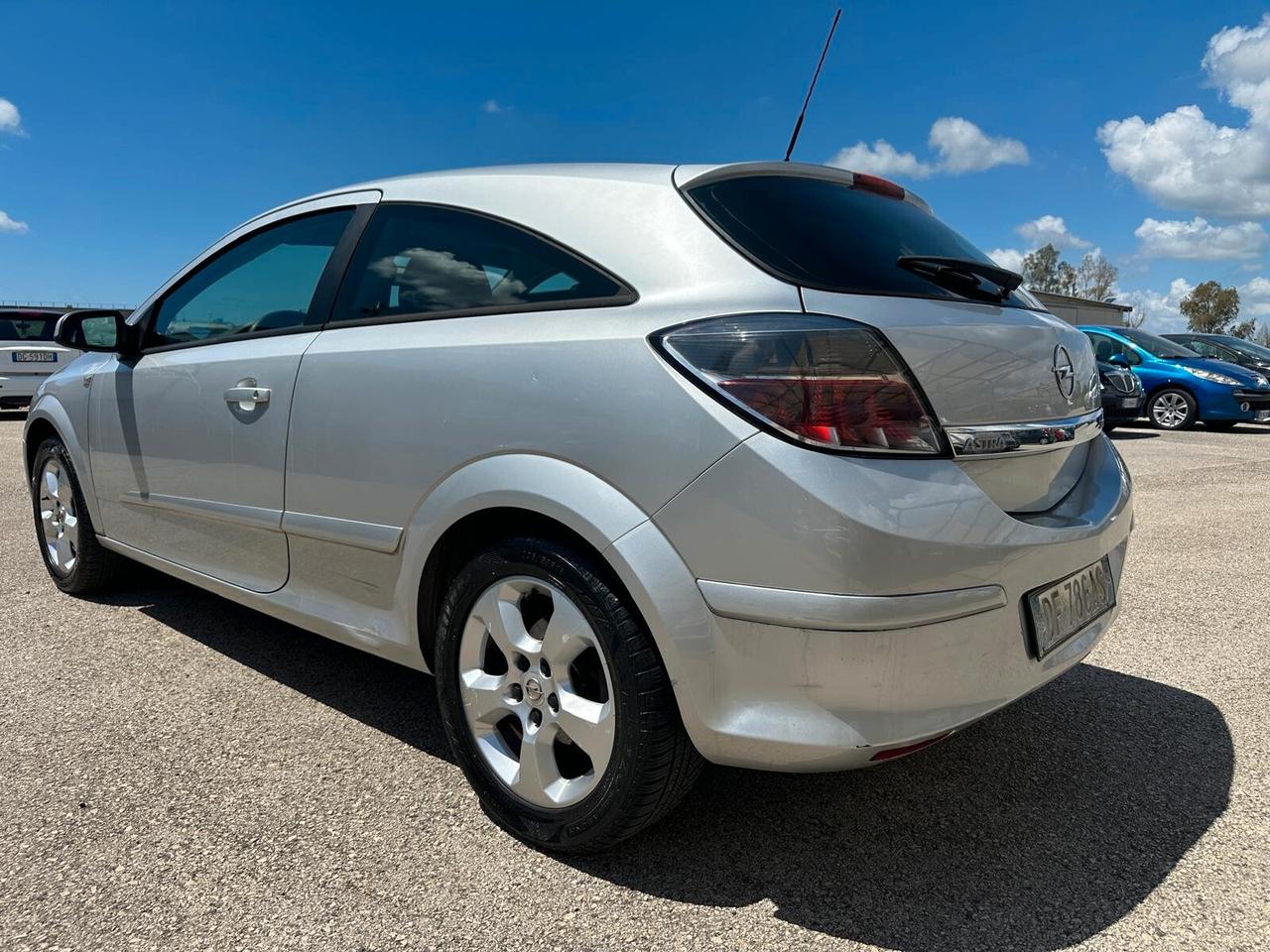 Opel Astra GTC 1.3 Diesel