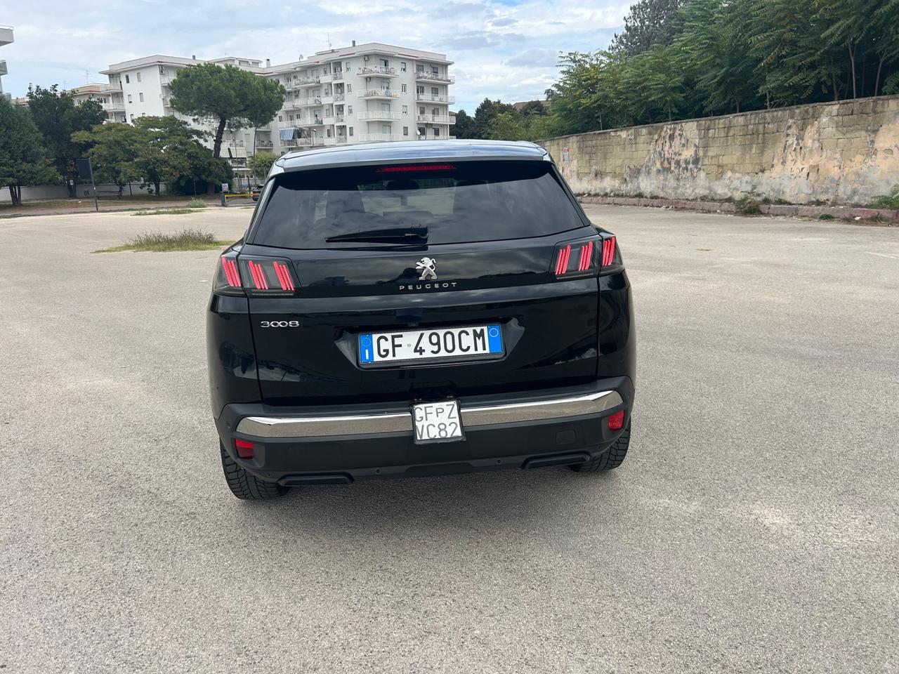 Peugeot 3008 BlueHDi 130 S&S EAT8 Allure da vetrina