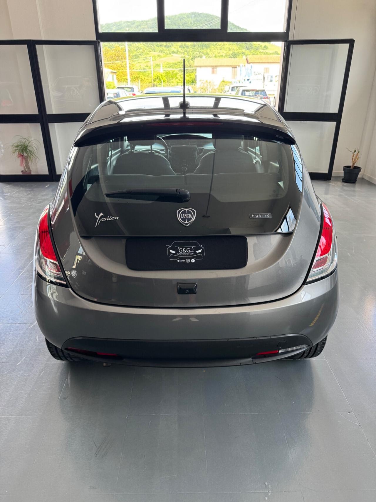 Lancia Ypsilon 1.0 FireFly Hybrid Gold - 2023