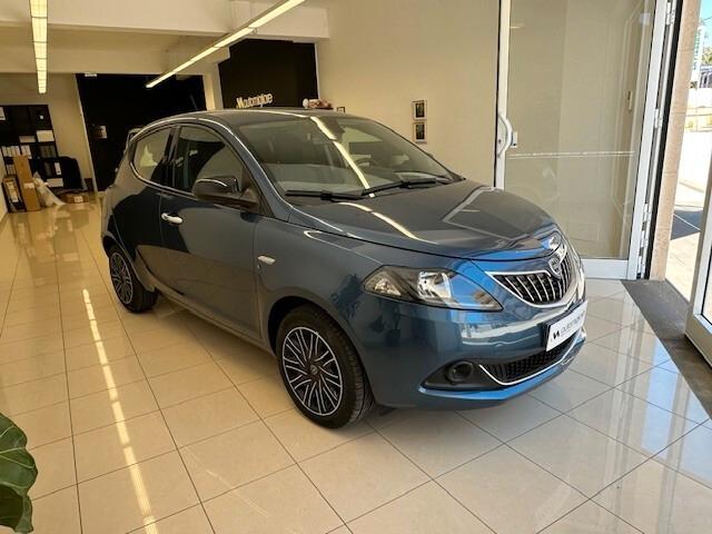Lancia Ypsilon 1.0 FireFly 5 porte S&S Hybrid Ecochic Silver