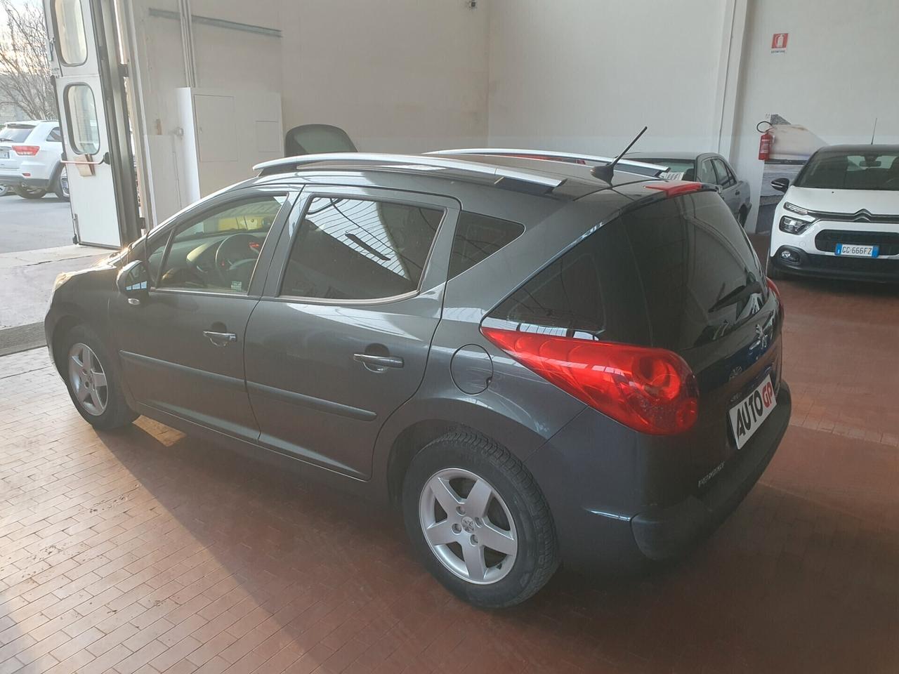 Peugeot 207 1.4 8V 75CV benzina GPL Neop 2010