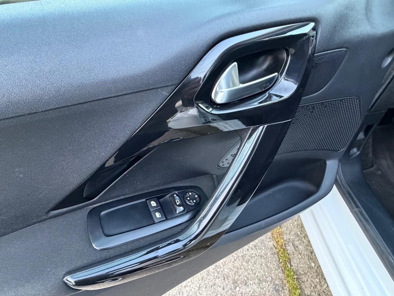 Peugeot 208 1.5BlueHDi 75cv 2017 AUTOCARRO 4 posti