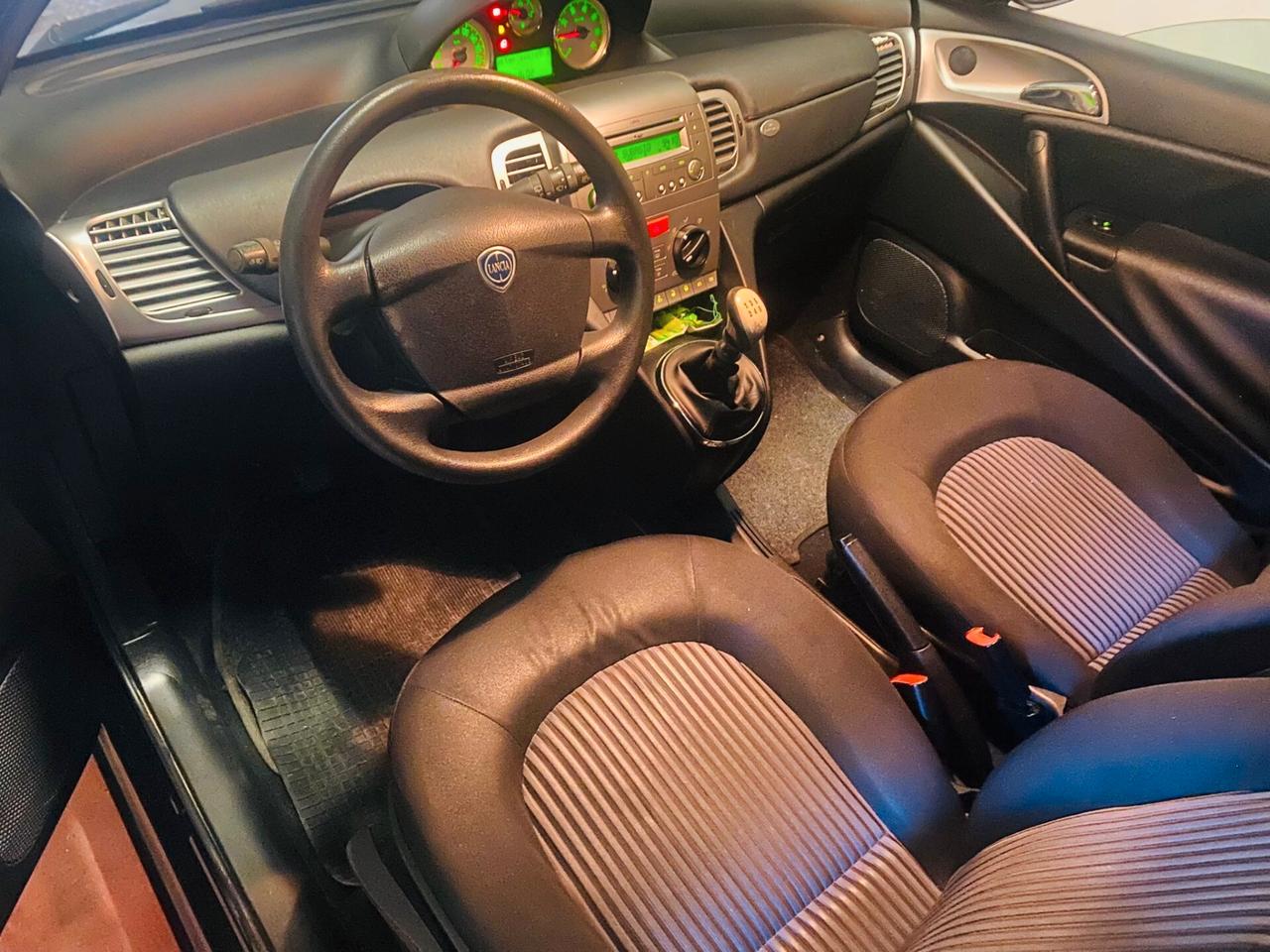 Lancia Ypsilon 1.2 Argento