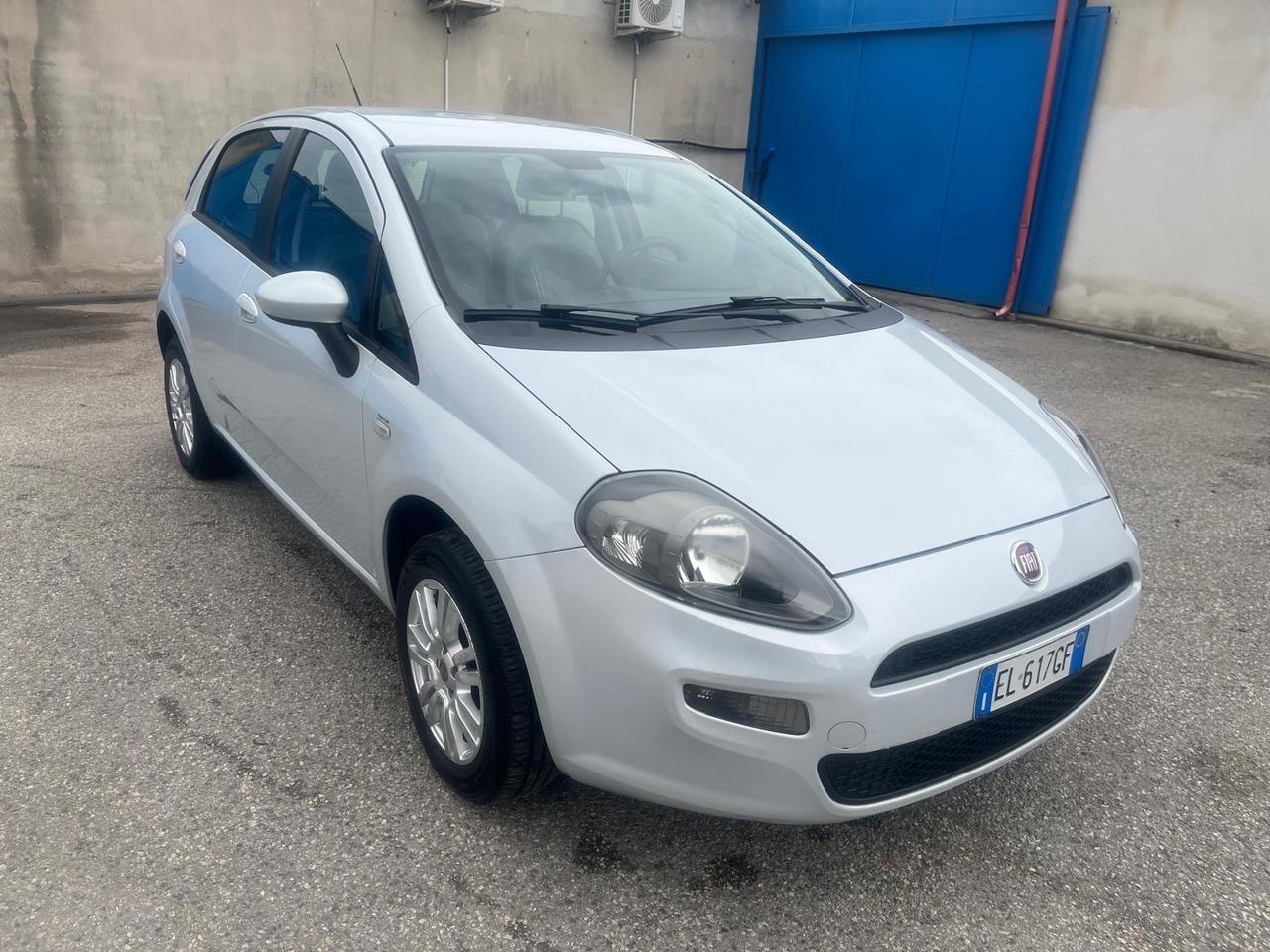 Punto Fiat g punto 5P-1.4-77cv- metano -full-2012