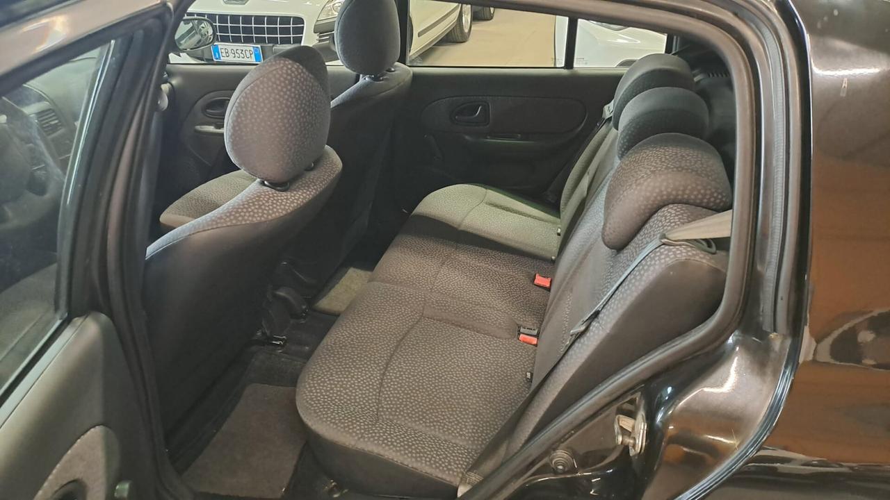 Renault Clio Storia 1.2 5 porte GPL Confort