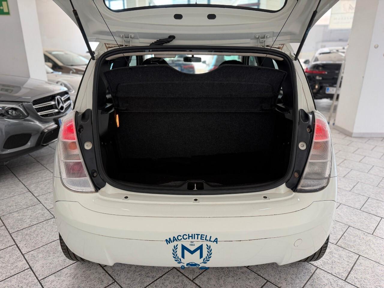 Lancia Ypsilon PLATINO