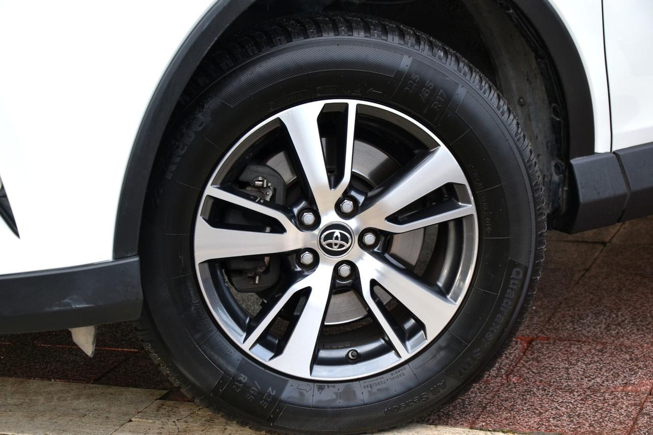 Toyota RAV 4 2.0 D-4D 143CV **NAVI+CRUISE+RCAM+PDC+LED+EURO6B*