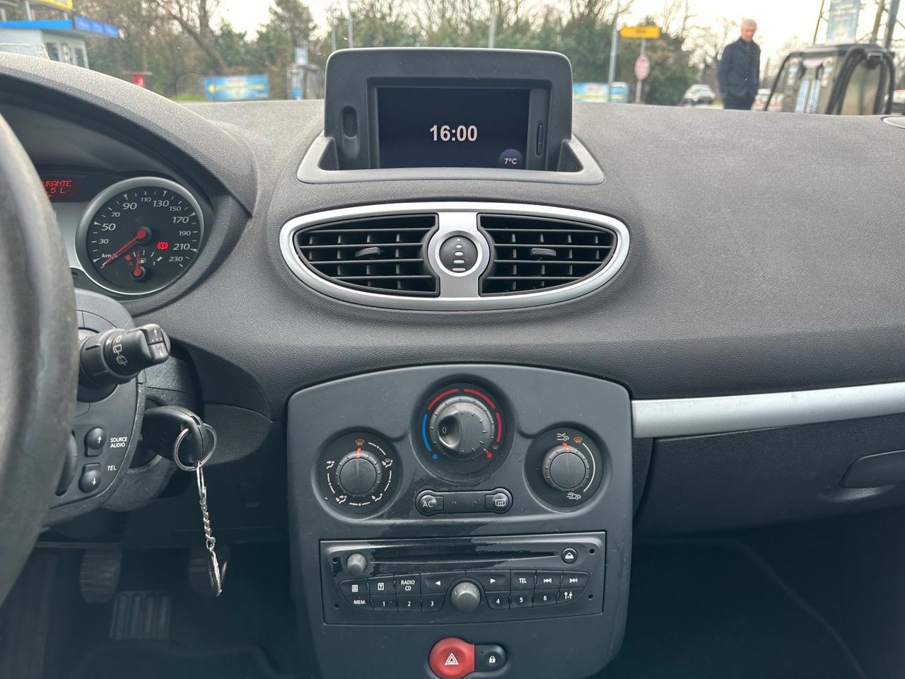 Renault Clio 1.2 16V 5 porte GPL NEOPATENTATI