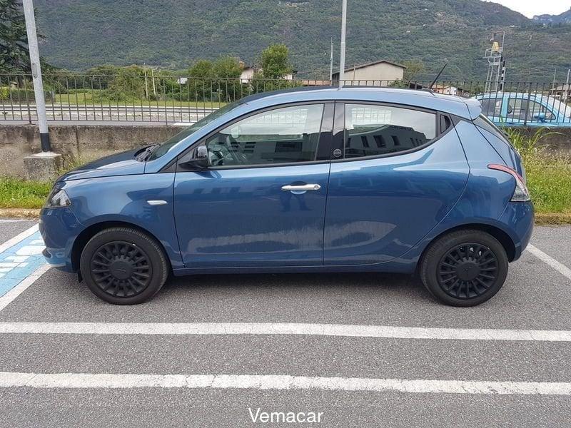 Lancia Ypsilon 1.0 FireFly 5 porte S&S Hybrid Silver