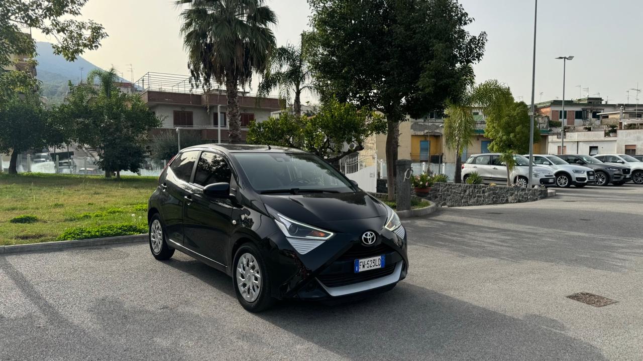 Toyota Aygo Connect 1.0 VVT-i 72 CV 5 porte x-cool MMT