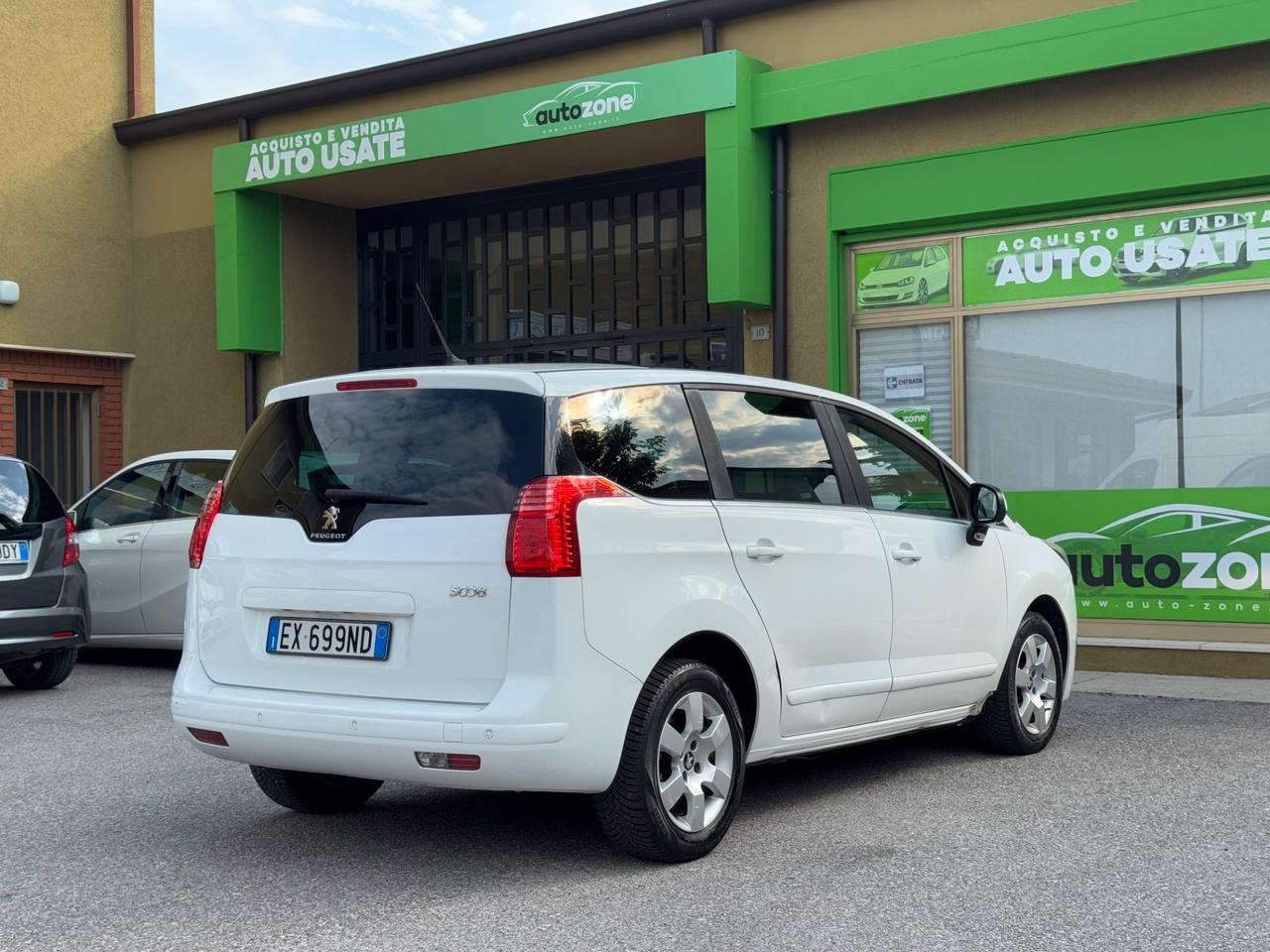 Peugeot 5008 1.6 HDi 115CV 7 POSTI