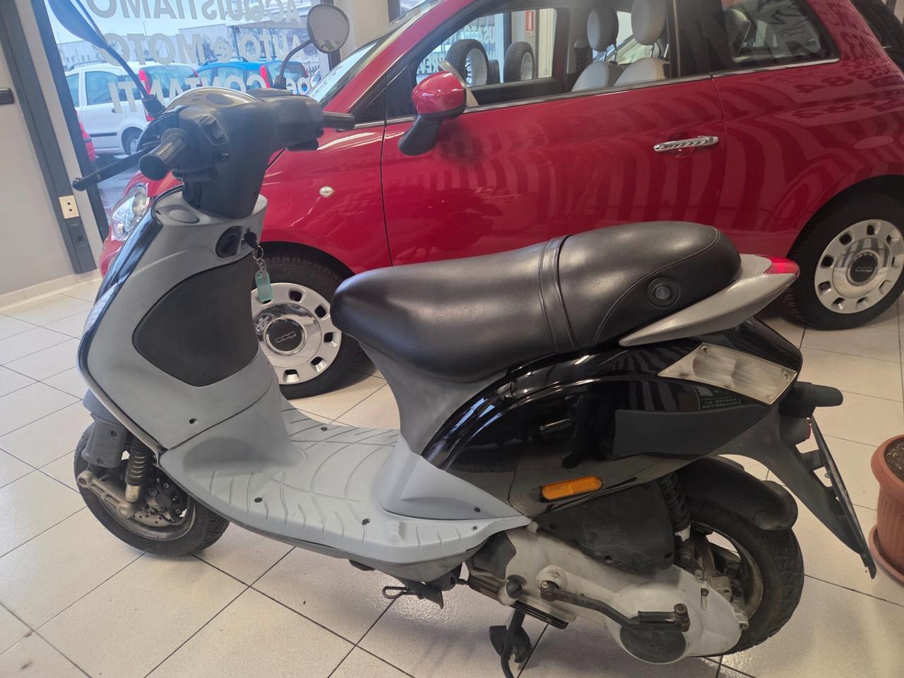Piaggio Zip 125 Scooter