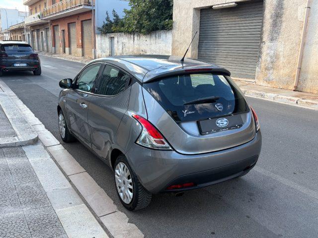LANCIA Ypsilon 1.2 69 CV 5 porte Silver