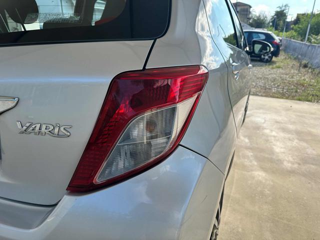 TOYOTA Yaris 1.0 5 porte Active OK NEOP. NAVI EURO 5 TELECAMERA